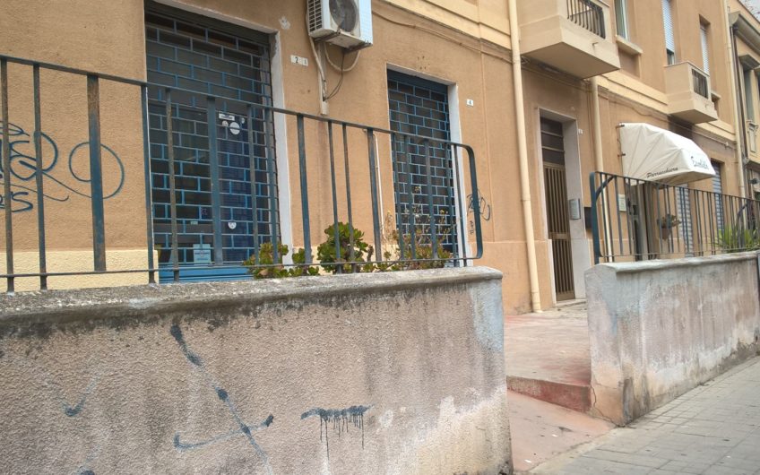 CAGLIARI – via Farina – locale commerciale