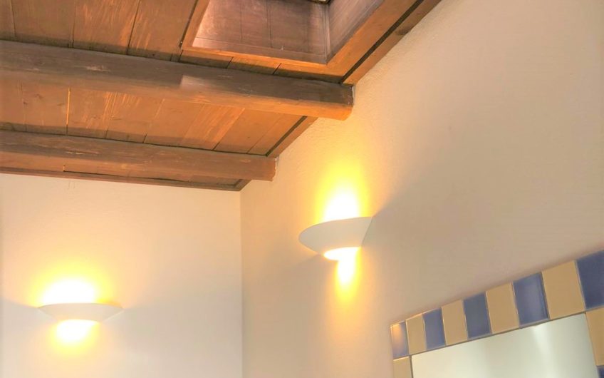 Villasimius centro – stabile ristrutturato con sette bivani