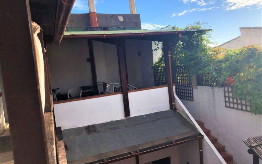 Villasimius centro – stabile ristrutturato con sette bivani