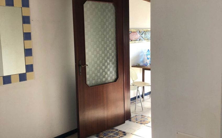 Villasimius centro – stabile ristrutturato con sette bivani