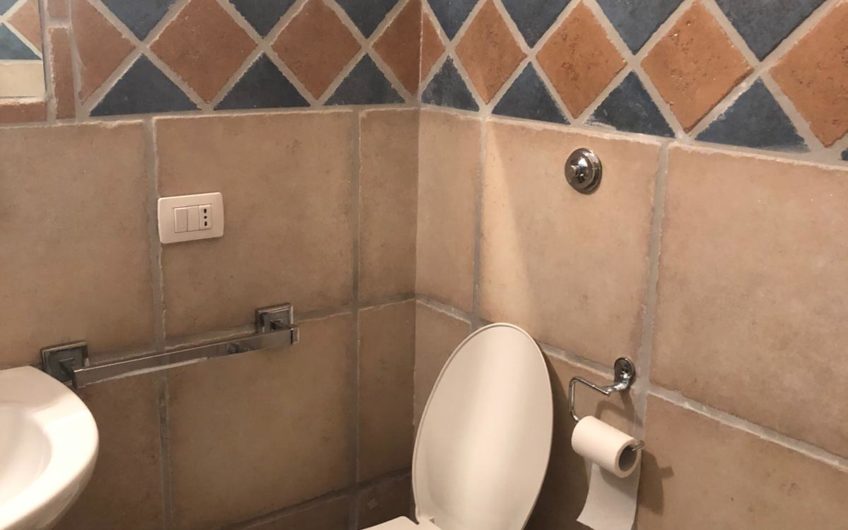Villasimius centro – stabile ristrutturato con sette bivani