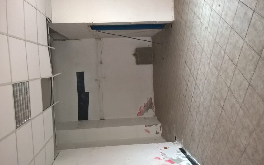 CAGLIARI – via Farina – locale commerciale