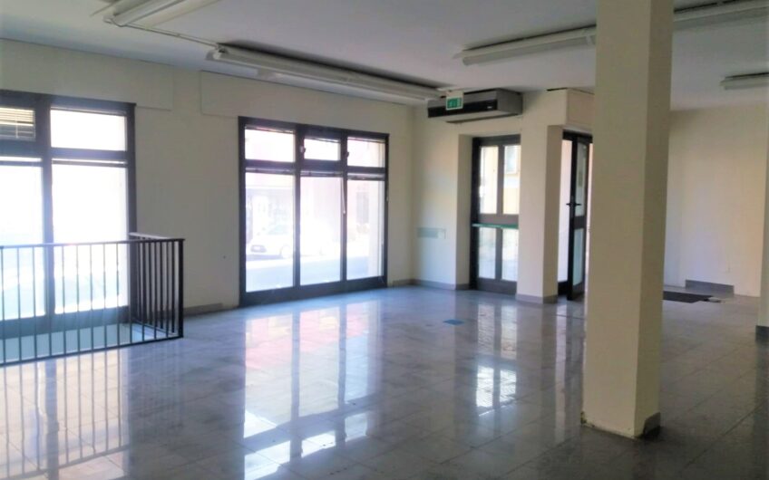locazione commerciale- Monserrato via del Redentore