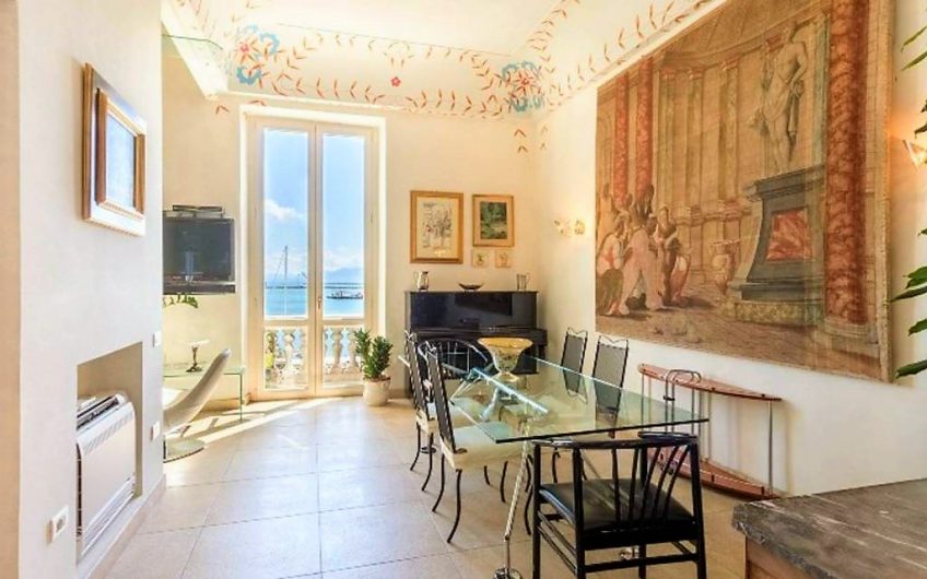 Cagliari via Roma, appartamento esclusivo e panoramico bi livelli