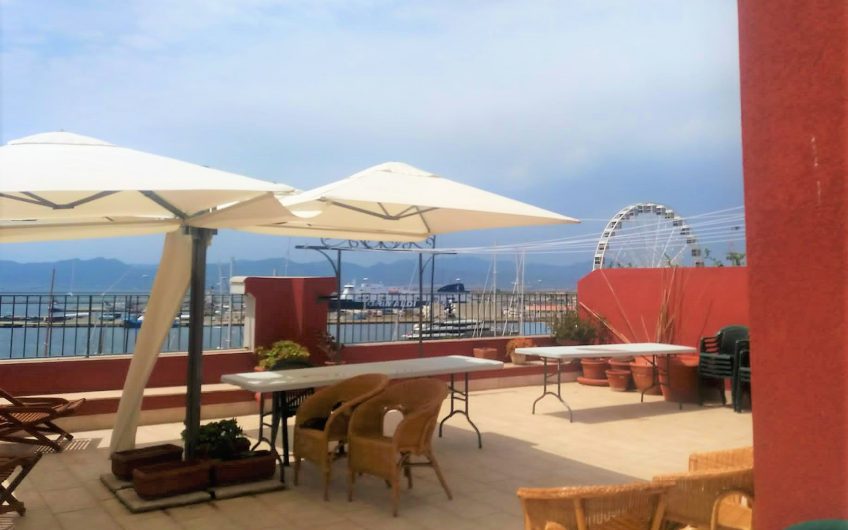 Cagliari via Roma, appartamento esclusivo e panoramico bi livelli