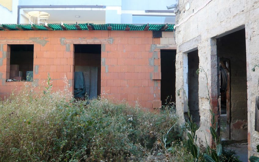 Pirri indipendente da ristrutturare o area edificabile