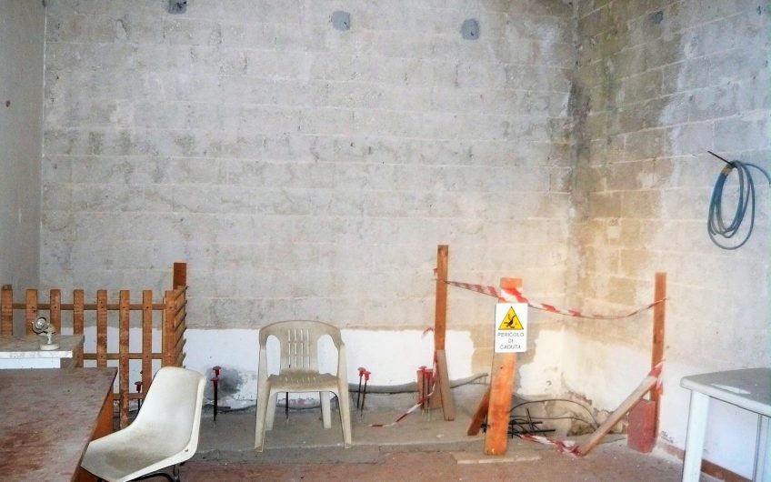 Pirri indipendente da ristrutturare o area edificabile