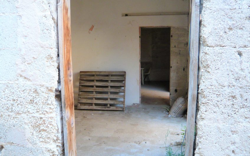 Pirri indipendente da ristrutturare o area edificabile